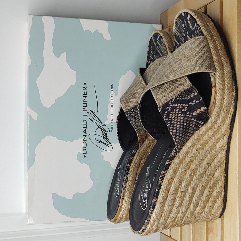 Donald Pliner Wedge Snakeskin Pattern Espadrilles 10M, 🆕 in box.
